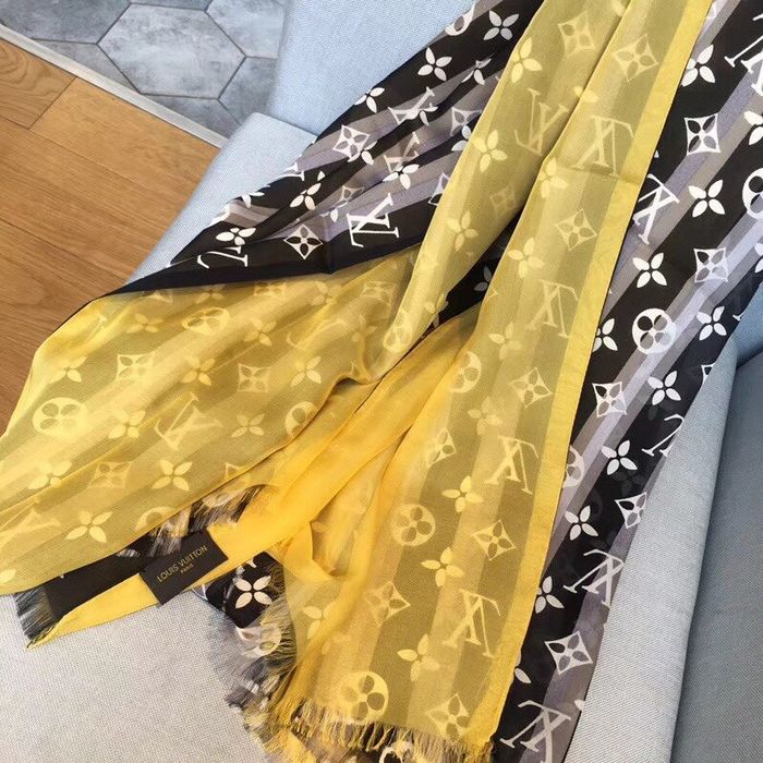 Louis Vuitton Scarf LVS00051